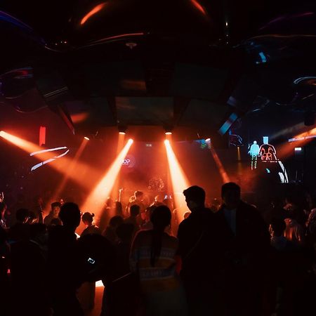 Studio City Hotel Макао Екстер'єр фото The nightclub in 2012