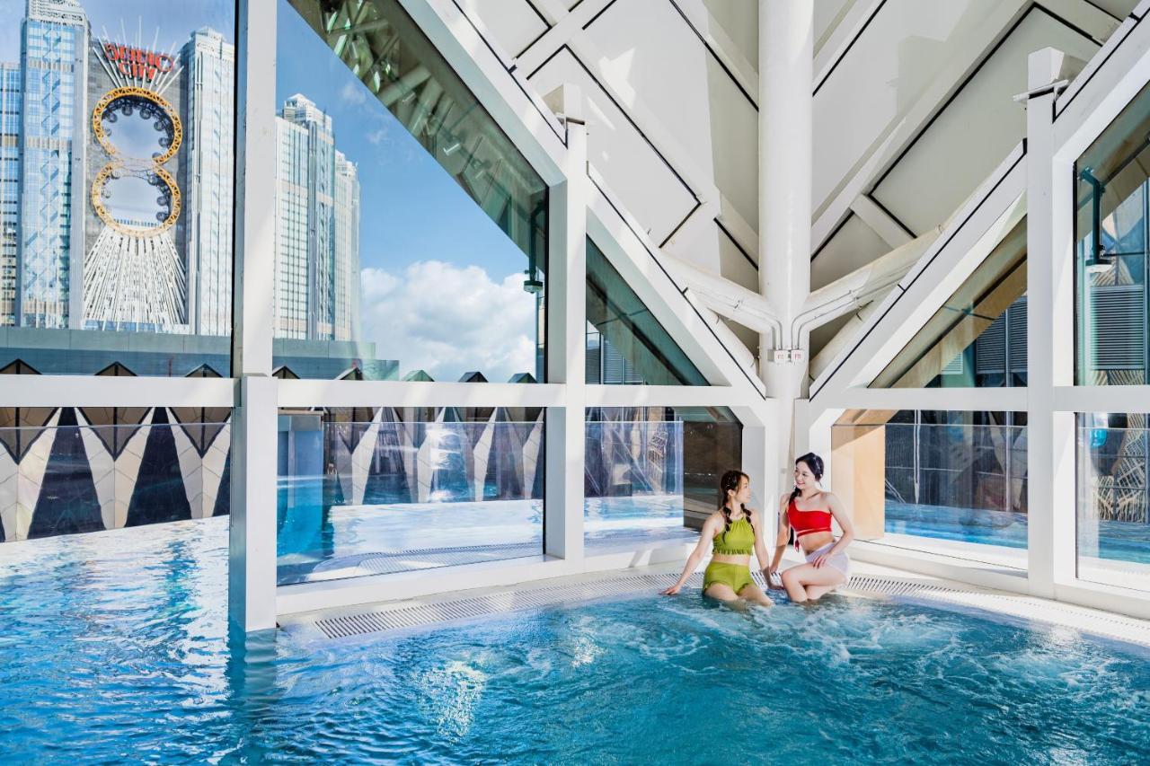 Studio City Hotel Макао Екстер'єр фото The swimming pool